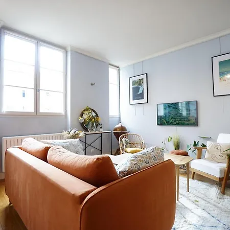Bright Flat Near Bastille *