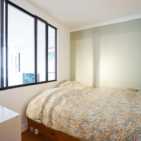 Bright Flat Near Bastille Parigi